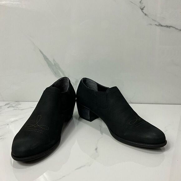 MUNRO Black Leather Ankle Booties - Picture 1 of 7
